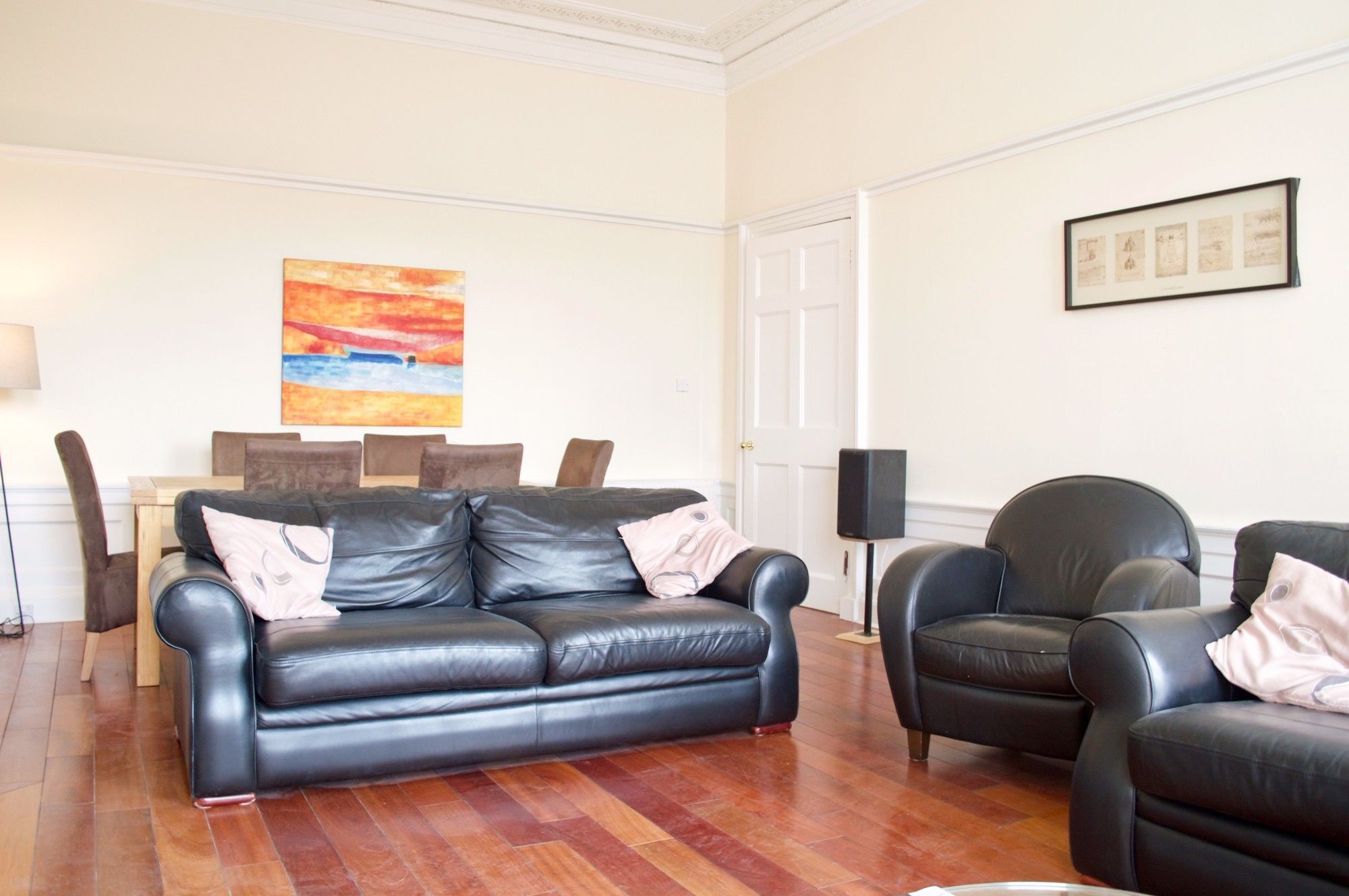 Fabulous 3 Bedroom Flat With Castle Views * Edinburgh