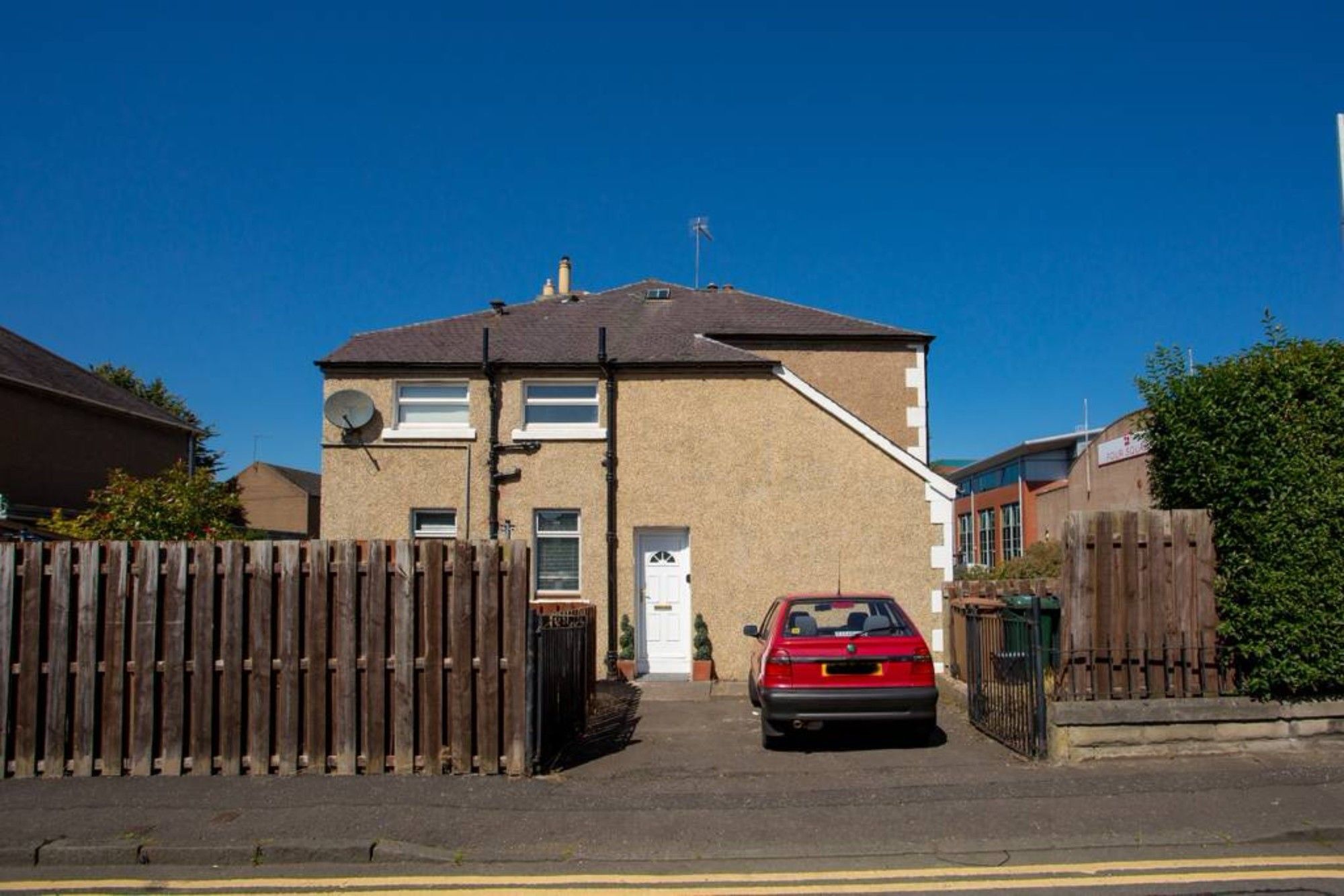 2 Bedroom Flat With Garden Edinburgh
