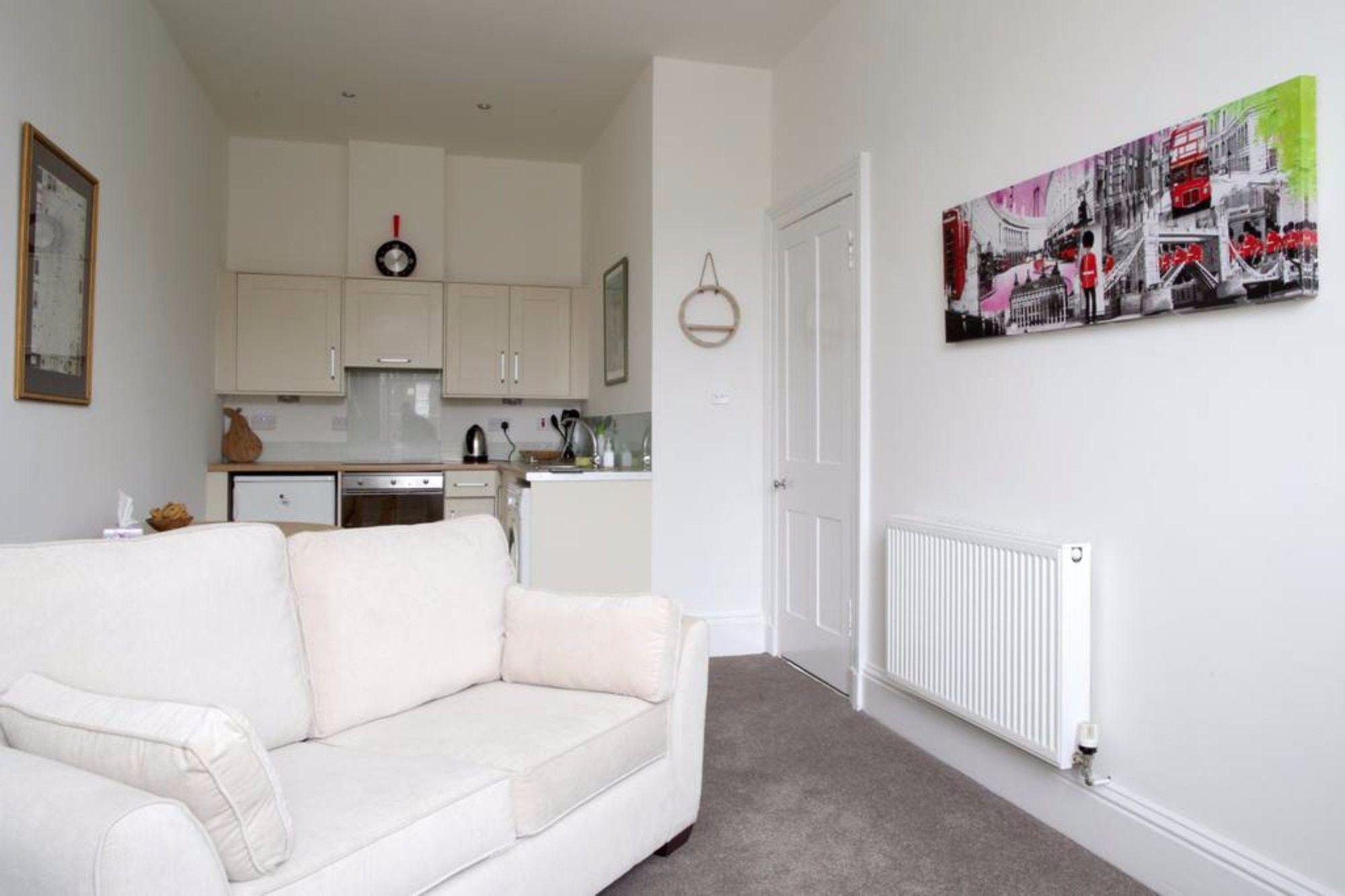 Apartment 1 Bedroom In Edinburgh's New Town