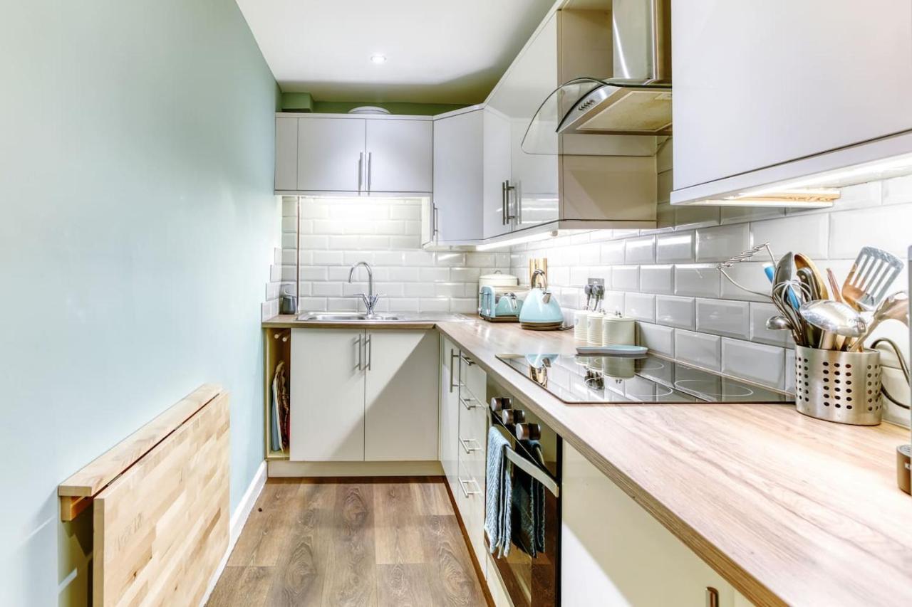 Kenmure With Garden & Parking * Edinburgh