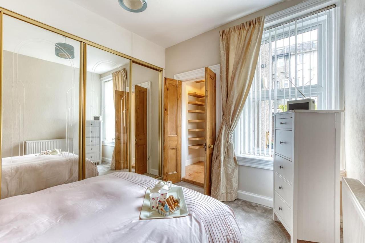 Kenmure With Garden & Parking * Edinburgh