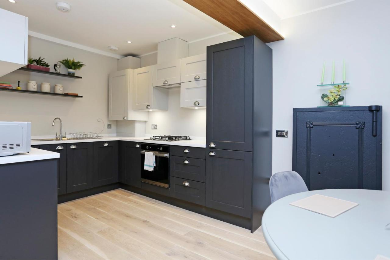 Joivy Beautiful 2 Bed Flat On The Royal Mile * Edinburgh