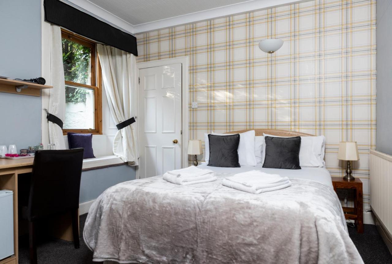 Claremont Guest house 3*
