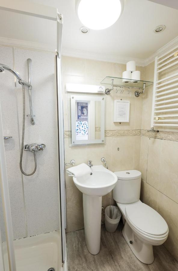 Balmore Guest house 3*