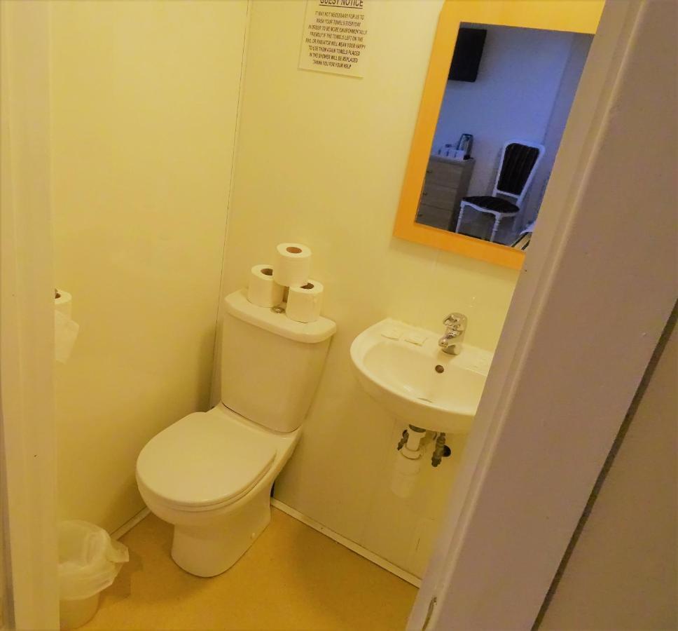 Merith House 3*