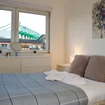 2 Bedroom Flat With Balcony Views Of Arthur\'S Seat
