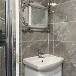 Entire Apartment In Edinburgh City Center