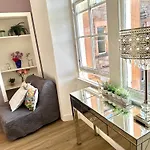 Cosy Apartment In Edinburgh City Centre , 2 Bedroom1 Bathroom