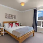 2 Bedroom Apartment In Central Edinburgh With Free Parking