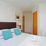 Edinburgh Central 2-Bedroom Apartment With Free Parking And Stunning Views