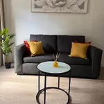 2 Bedroom Flat On Ground Floor In Edinburgh With Parking