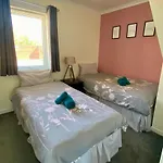 Cosy Cottage With Free Parking Close To Airport