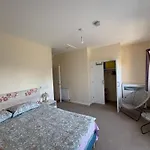 City Getaway - Homestay