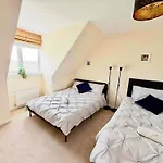 Torwood Townhouse - Free Parking And Contractor Friendly