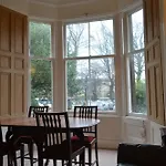 3 Bedroom Flat In Morningside