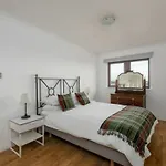 Spacious Flat In Stockbridge