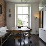 Comiston Road - Welcoming 2 Bedroom Apartment-Close To City Centre