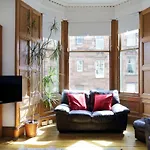 Comiston Road - Welcoming 2 Bedroom Apartment-Close To City Centre