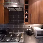 1 Bedroom Flat With Castle View