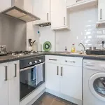 2 Bedroom Flat Near City Centre
