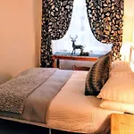 1 Bedroom Apartment Near The Old Town
