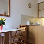 1 Bedroom Murrayfield Apartment