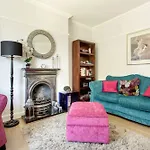2 Bedroom Flat With Garden