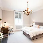 Frederick Street Apartment