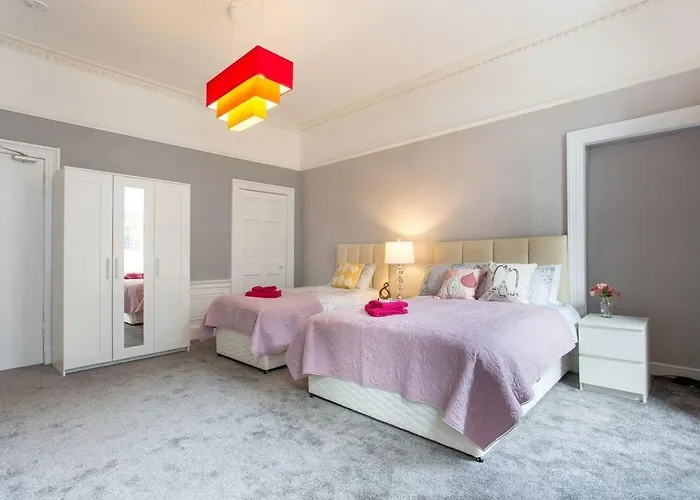 Stunning 2-Bed Apartment In Central Edinburgh