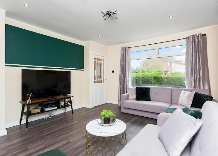 3-Bed Edinburgh Abode - Parking And Garden