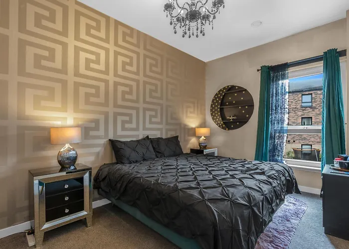 Cosy, Stylish Bedroom For Business And Work Travellers