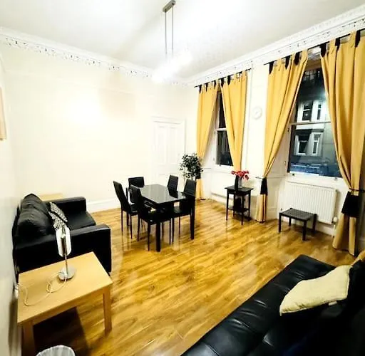 2 Bed Flat In Central Edinburgh