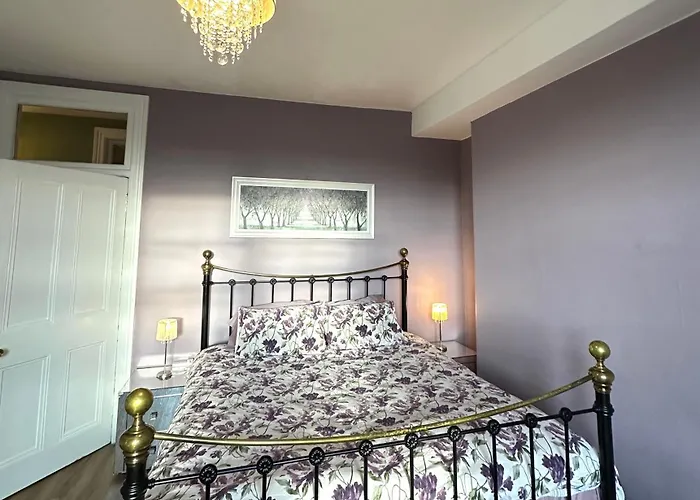 Cosy Apartment In Edinburgh City Centre , 2 Bedroom1 Bathroom
