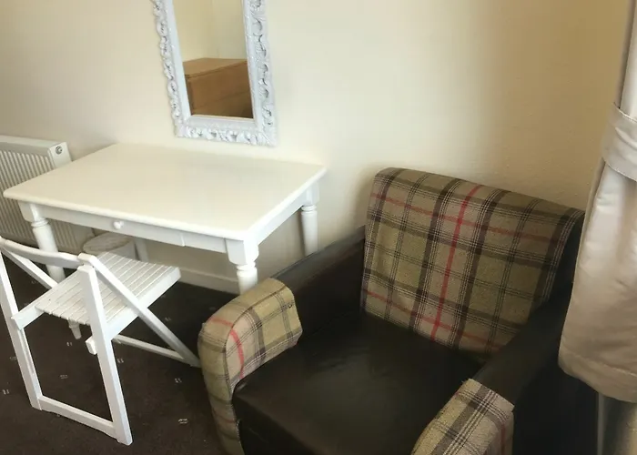 Crags View Apartment