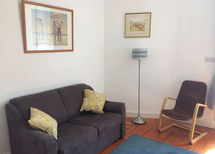 1 Bedroom Murrayfield Apartment