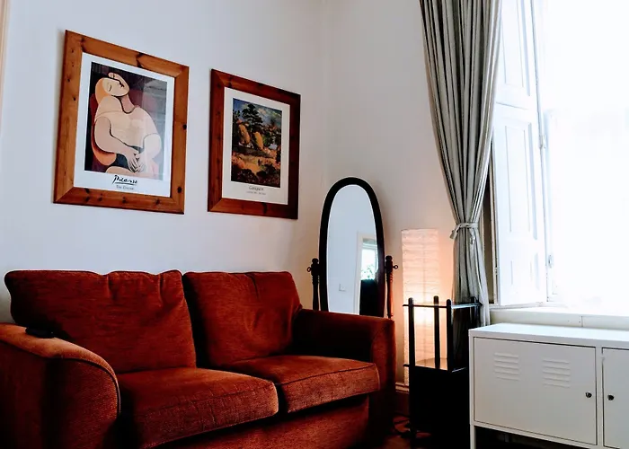1 Bedroom Open Plan Apartment, Accommodates 4