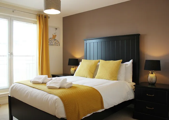 2 Bedroom Apartment With Free Parking