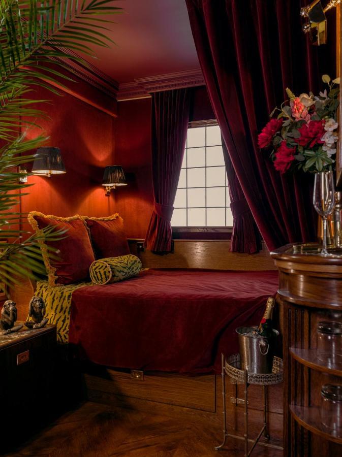 House Of Gods Royal Mile 4*