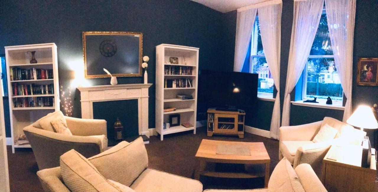 Gorgeous Abbeyhill Apartment