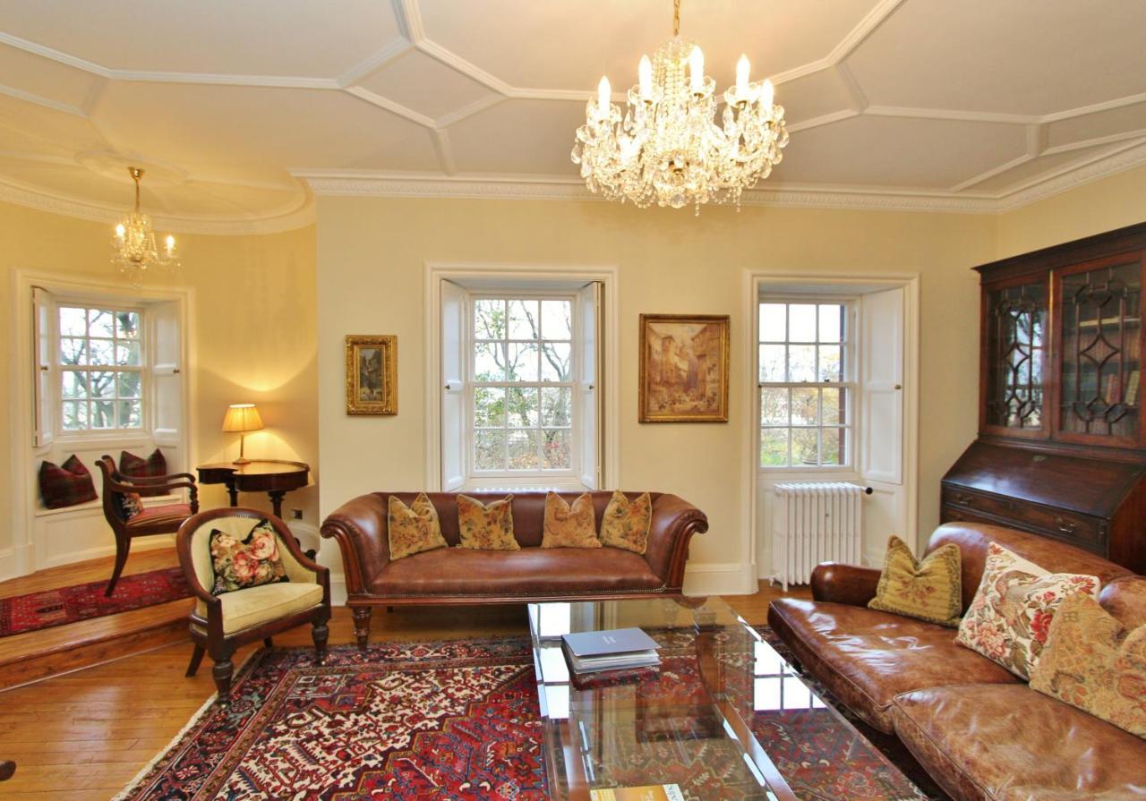 3 Bed Apt In Historic Ramsay Garden Edinburgh
