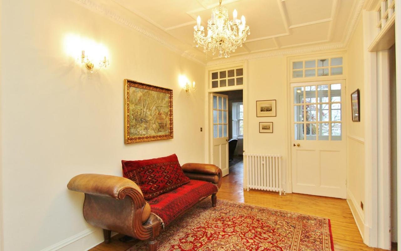 Apartment 3 Bed Apt In Historic Ramsay Garden