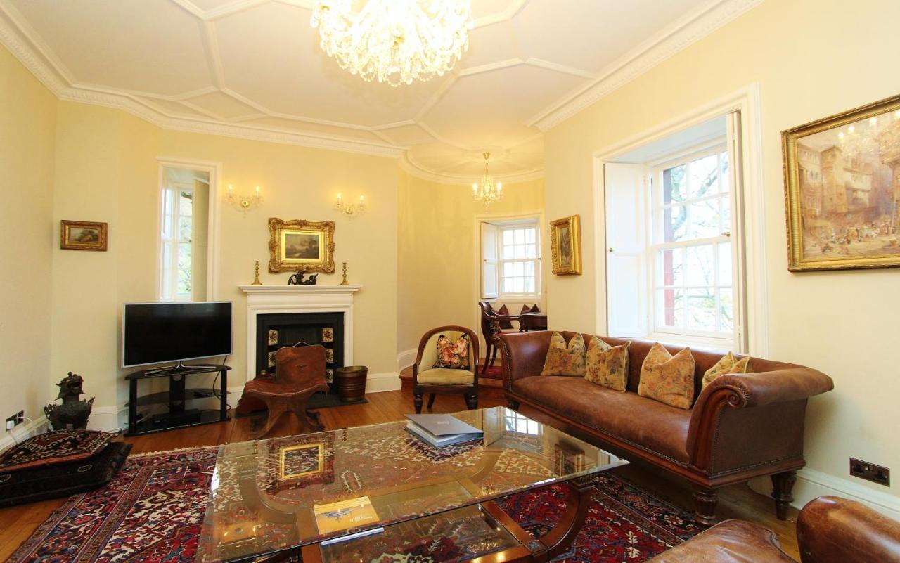3 Bed Apt In Historic Ramsay Garden Apartment Edinburgh