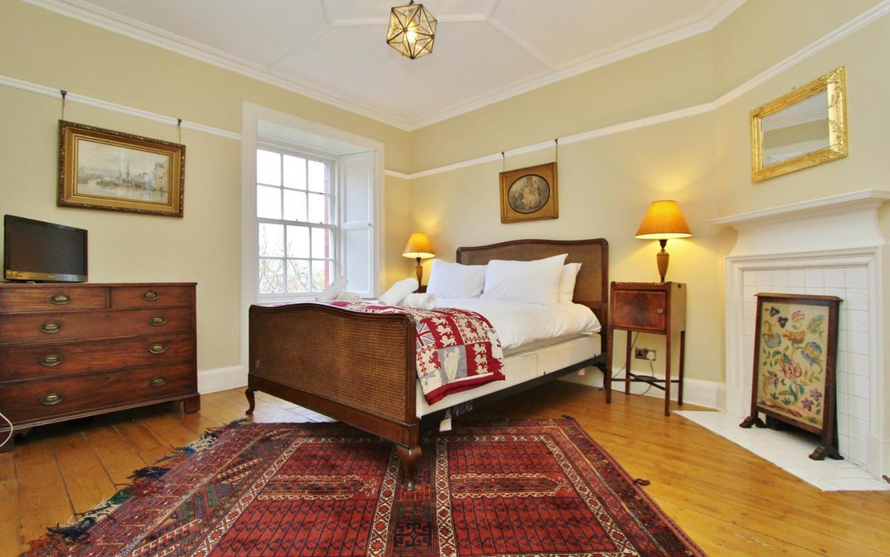 Apartment 3 Bed Apt In Historic Ramsay Garden *