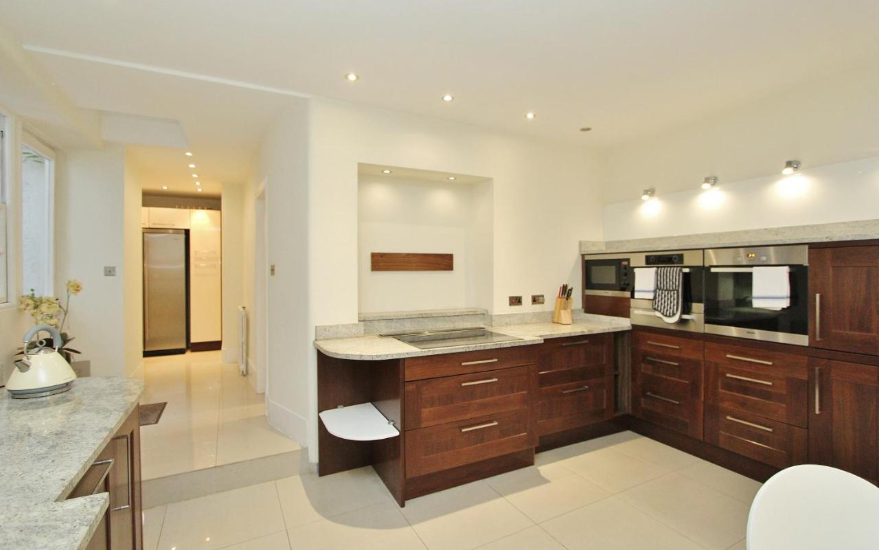 3 Bed Apt In Historic Ramsay Garden Edinburgh