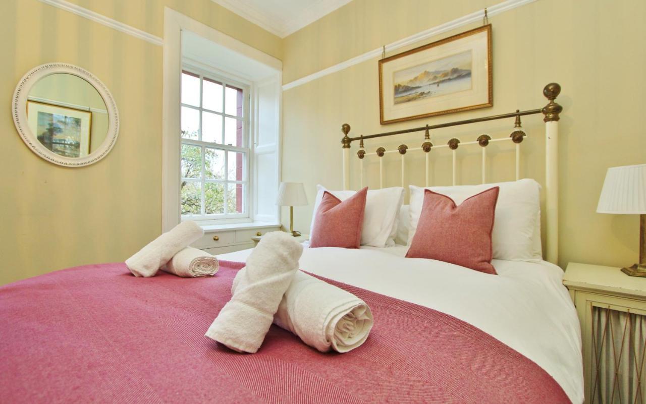 3 Bed Apt In Historic Ramsay Garden Edinburgh