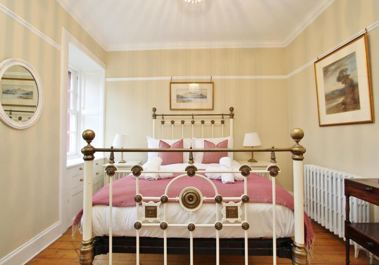 3 Bed Apt In Historic Ramsay Garden Apartment Edinburgh