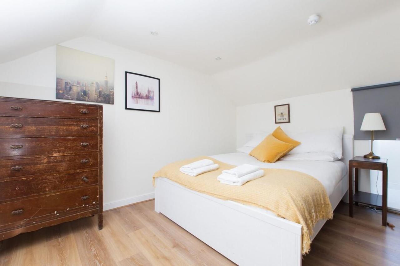 Spacious 4 Bedroom Near Meadows Edinburgh