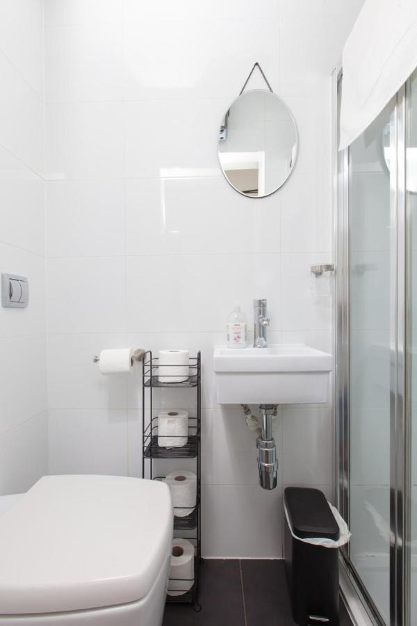Spacious 4 Bedroom Near Meadows Apartment Edinburgh