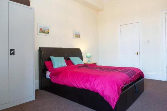 Lauriston Roomz Hotel