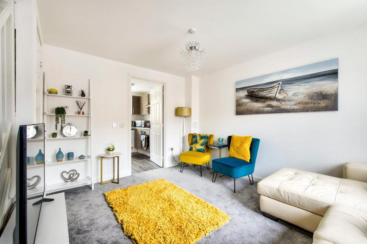 Ferienhaus Guestready - Serene 2br W Yard & Parking - Sleeps Up To 6 EDI